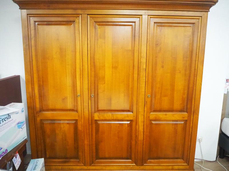 armoire massif 3 portes EXPO